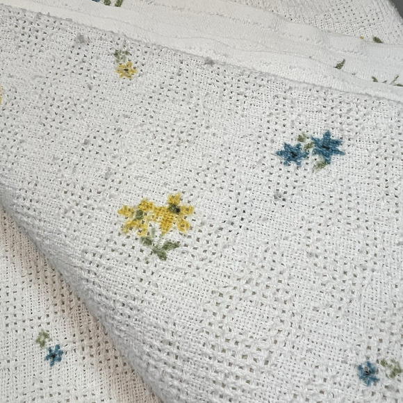 Vtg Waffle Weave Blanket Ditzy Floral 110"x76" cottagecore farmhouse boho chic - Picture 4 of 8